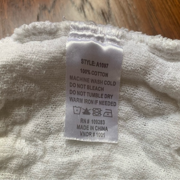 Surf Gypsy Crochet Smocked Bandeau - Size M - Picture 7 of 9